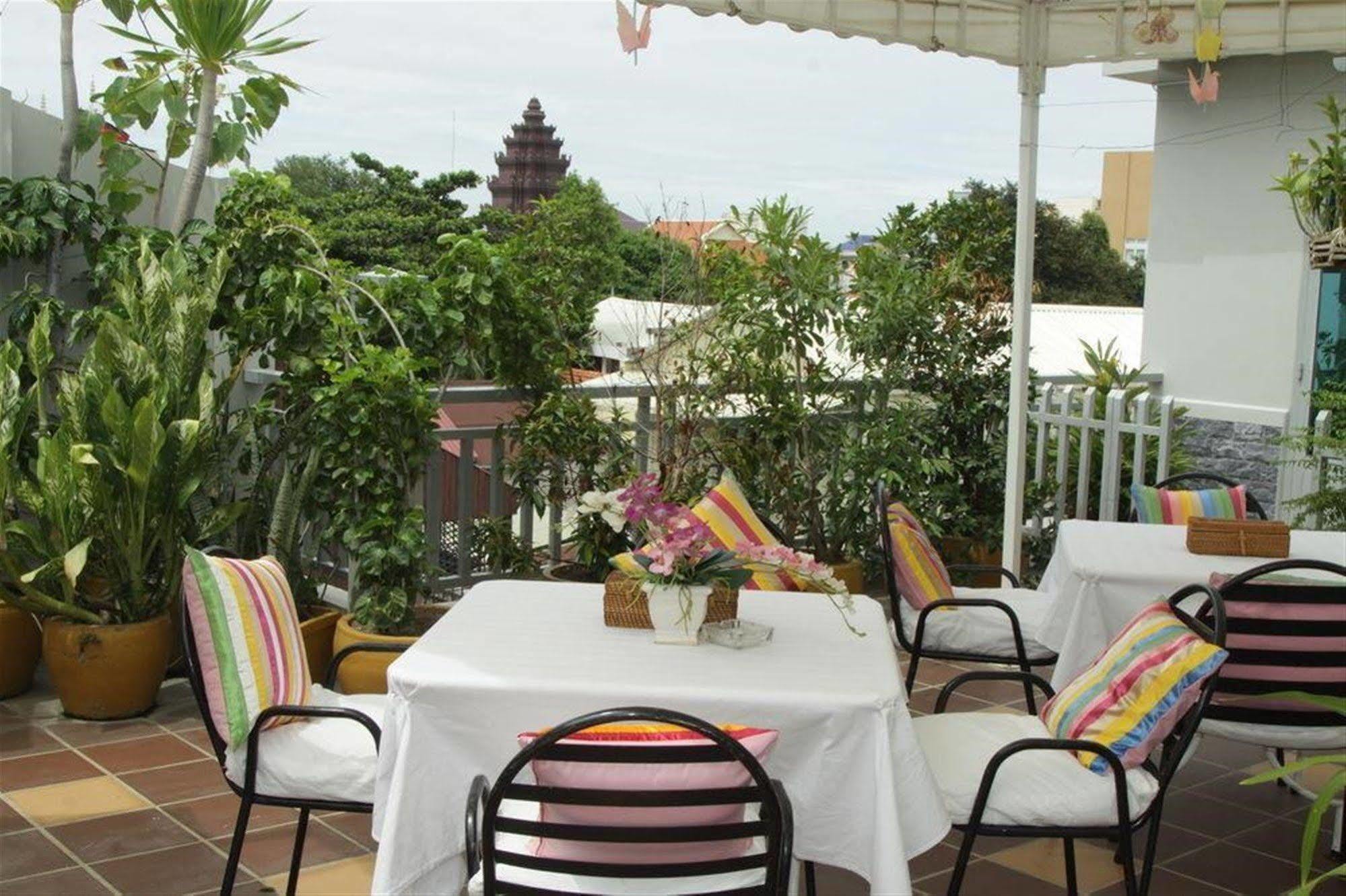 One Up - Banana Hotel Phnom Penh Exteriör bild